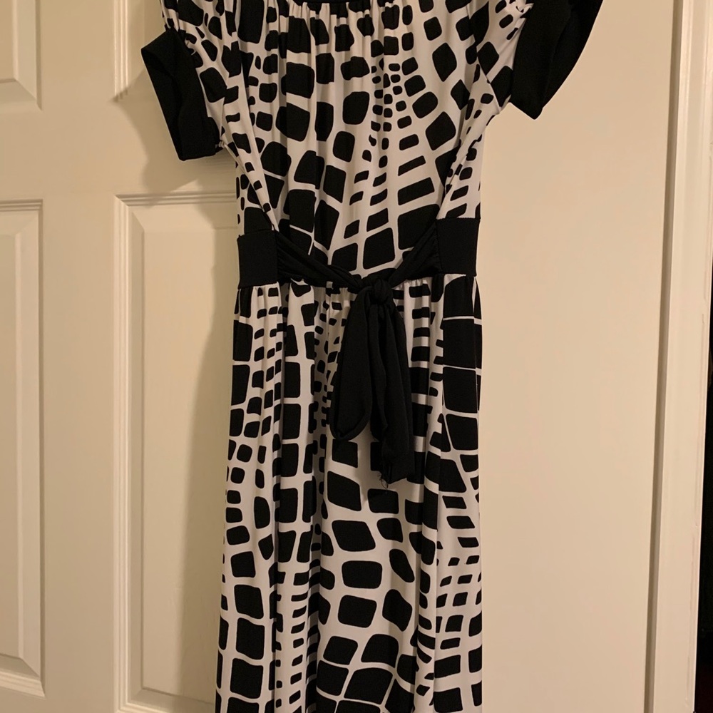 Dress - Picture 3 of 3